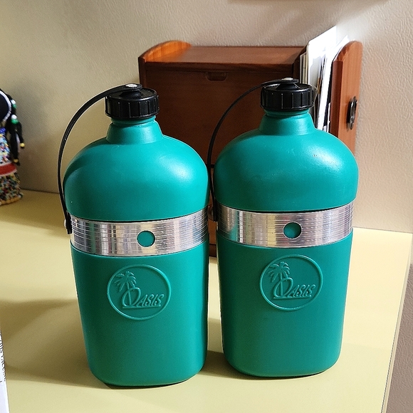 Oasis Other Pair Of Quart Flask Canteens Poshmark